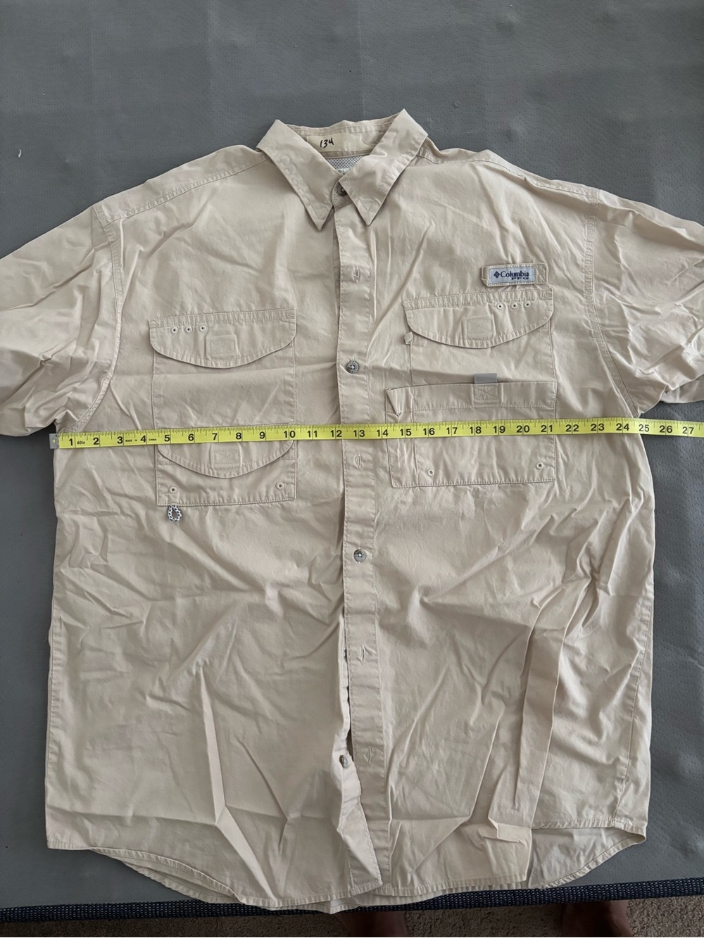 Columbia Men’s Bonehead Short-Sleeve Button-Down Shirt in Khaki/Cream